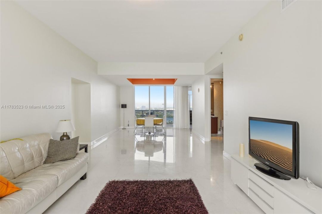 Recently Sold: $2,250,000 (3 beds, 3 baths, 2327 Square Feet)