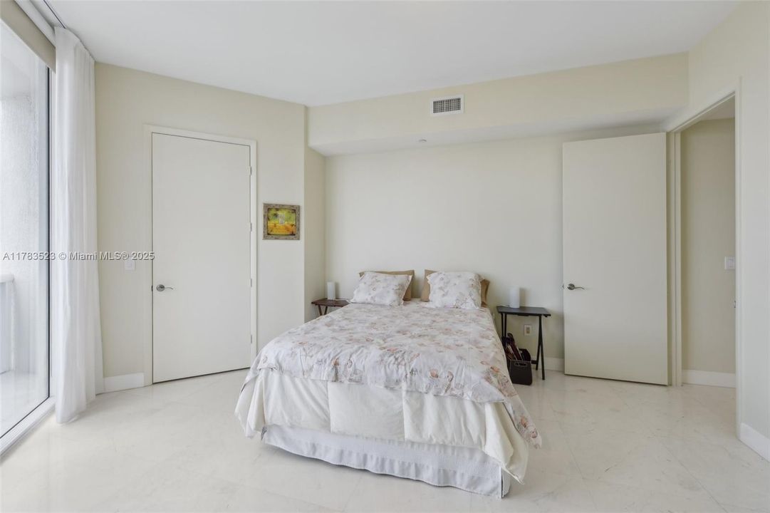 Recently Sold: $2,250,000 (3 beds, 3 baths, 2327 Square Feet)