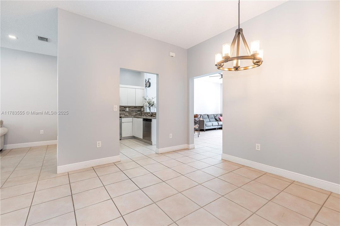 Recently Sold: $539,000 (3 beds, 2 baths, 1639 Square Feet)