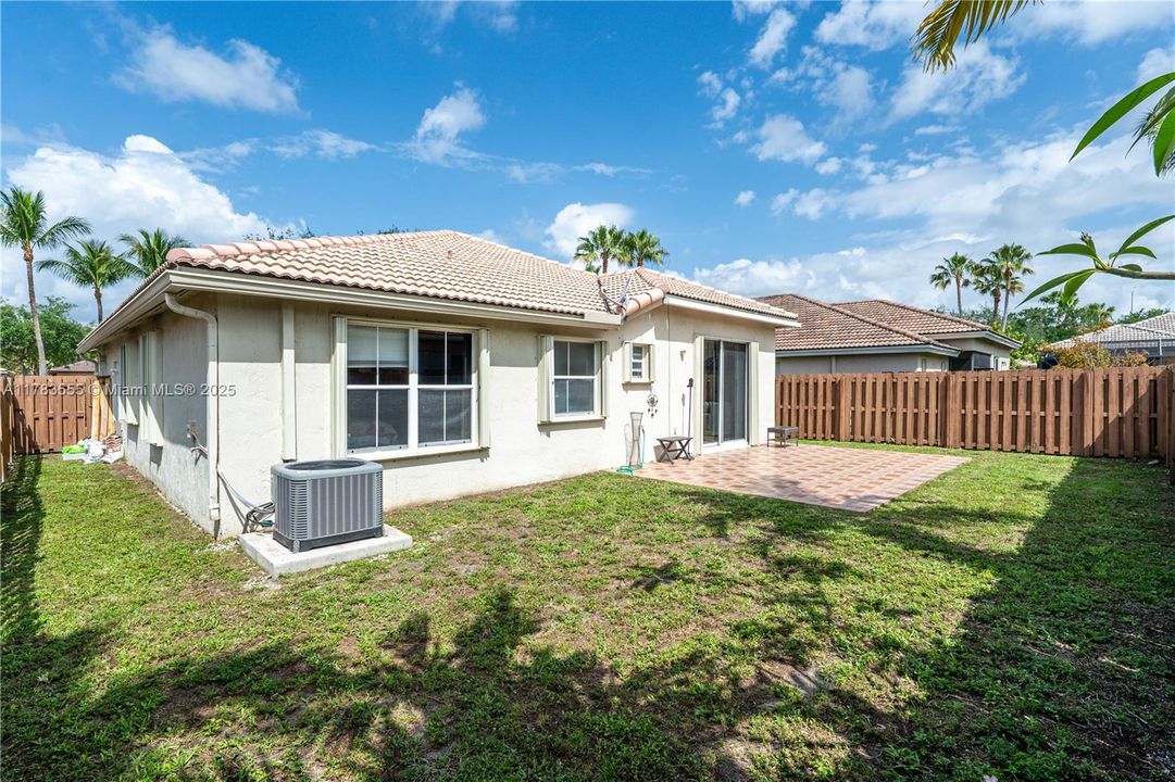 Recently Sold: $539,000 (3 beds, 2 baths, 1639 Square Feet)