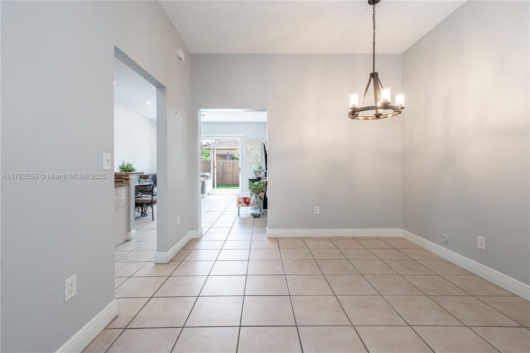 Recently Sold: $539,000 (3 beds, 2 baths, 1639 Square Feet)