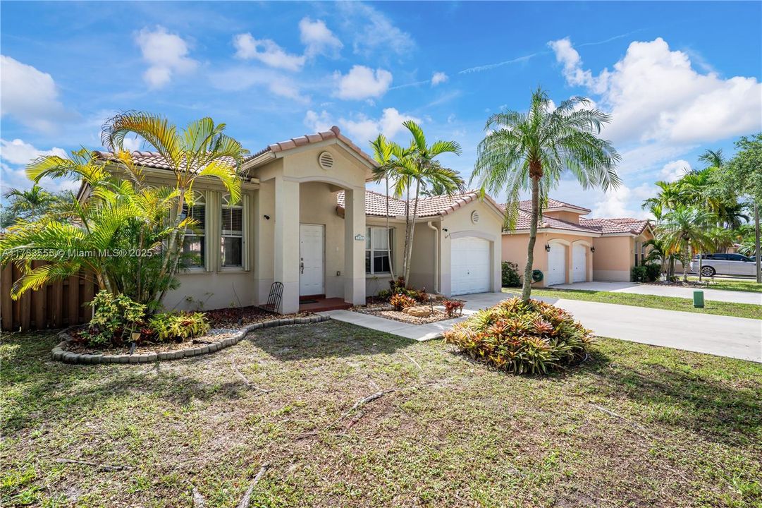 Recently Sold: $539,000 (3 beds, 2 baths, 1639 Square Feet)