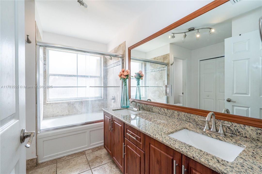 Recently Sold: $539,000 (3 beds, 2 baths, 1639 Square Feet)