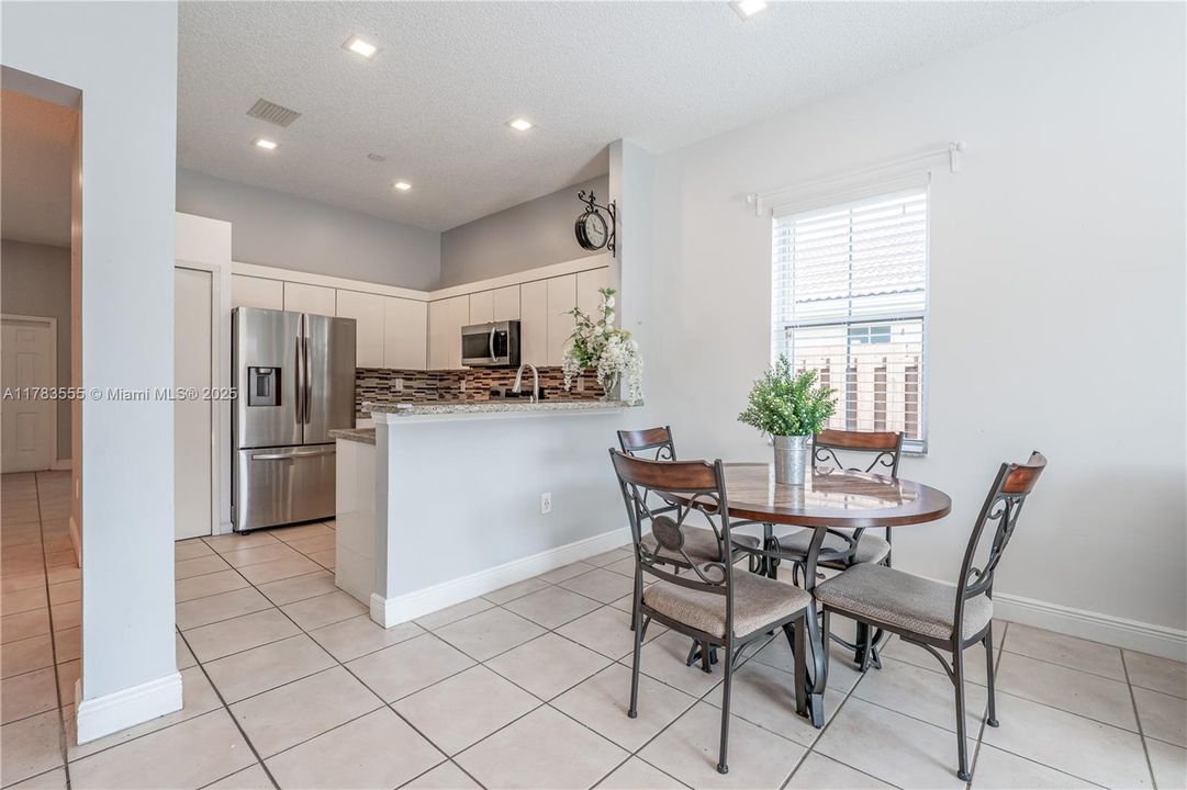 Recently Sold: $539,000 (3 beds, 2 baths, 1639 Square Feet)