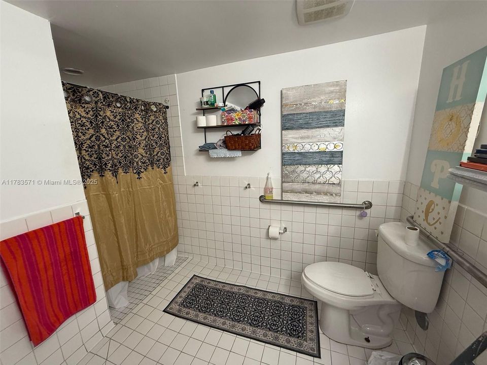 Недавно продано: $270,000 (2 спален, 2 ванн, 1050 Квадратных фут)