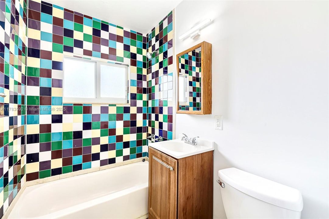 Под контрактом: $1,875,000 (0 спален, 0 ванн, 0 Квадратных фут)