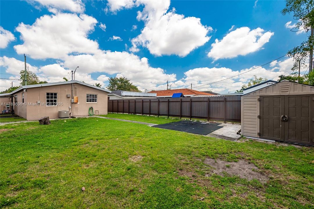 最近售出: $535,000 (3 贝兹, 2 浴室, 1310 平方英尺)