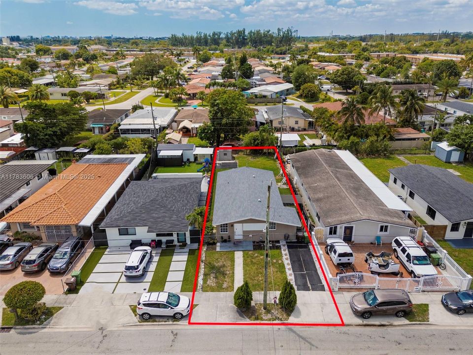 最近售出: $535,000 (3 贝兹, 2 浴室, 1310 平方英尺)