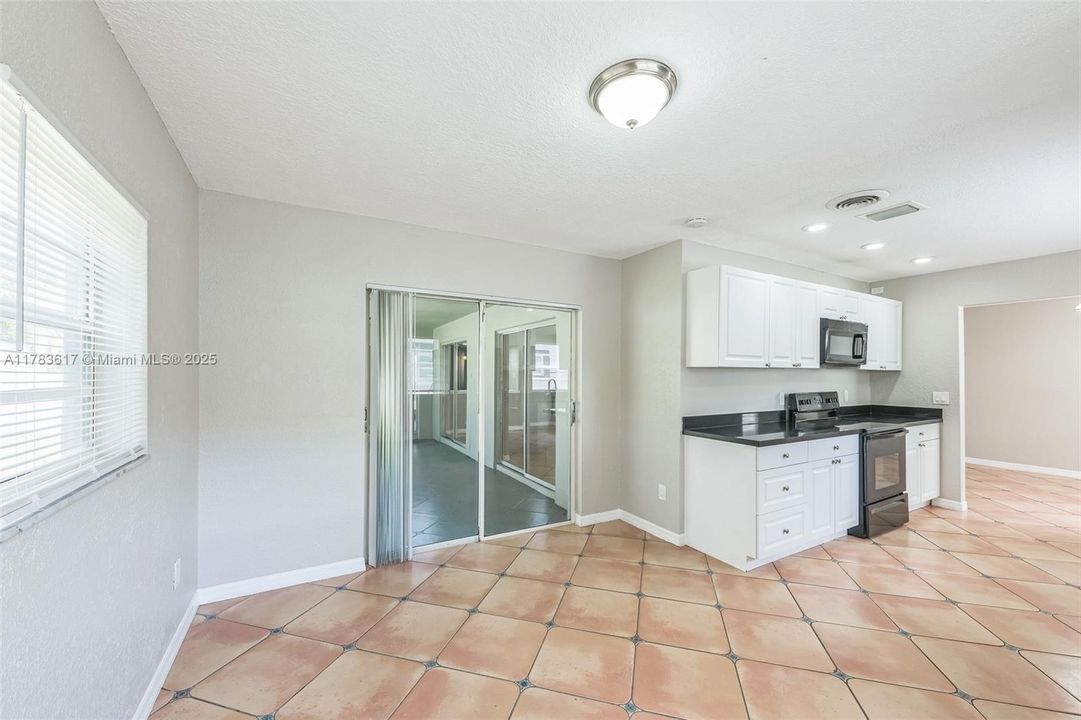 最近售出: $479,000 (3 贝兹, 2 浴室, 1751 平方英尺)