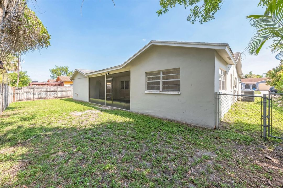 最近售出: $479,000 (3 贝兹, 2 浴室, 1751 平方英尺)