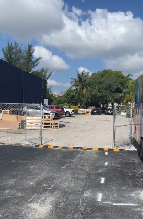 最近售出: $4,899,900 (0 贝兹, 0 浴室, 0 平方英尺)