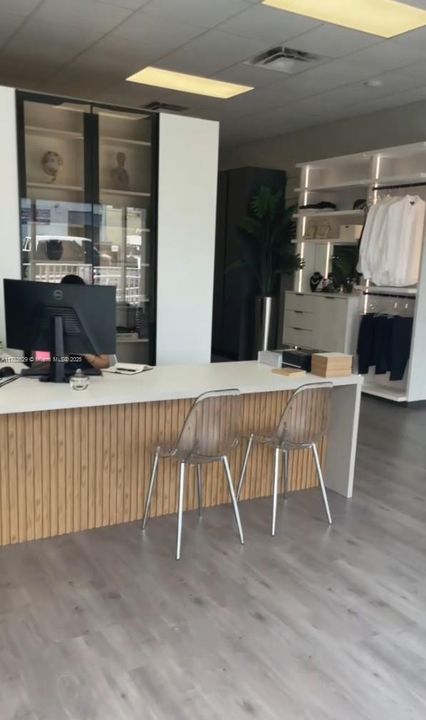 最近售出: $4,899,900 (0 贝兹, 0 浴室, 0 平方英尺)