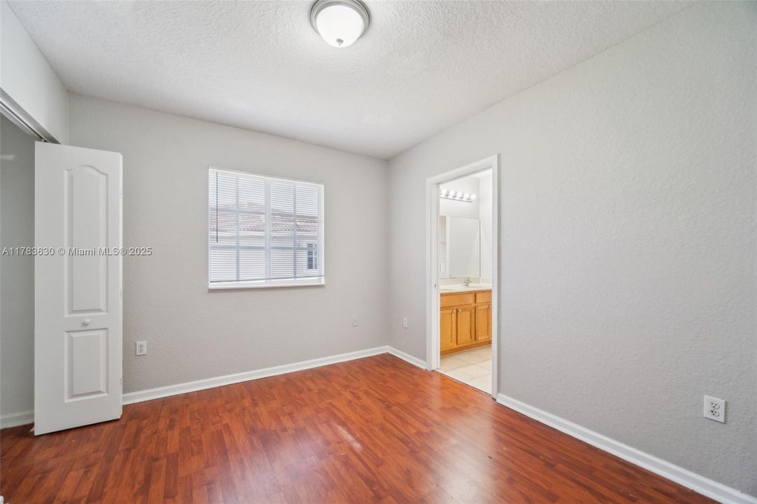 最近售出: $534,000 (5 贝兹, 4 浴室, 3120 平方英尺)