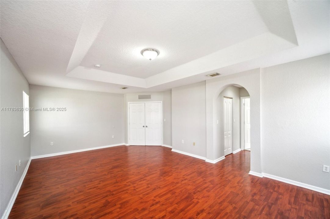 最近售出: $534,000 (5 贝兹, 4 浴室, 3120 平方英尺)