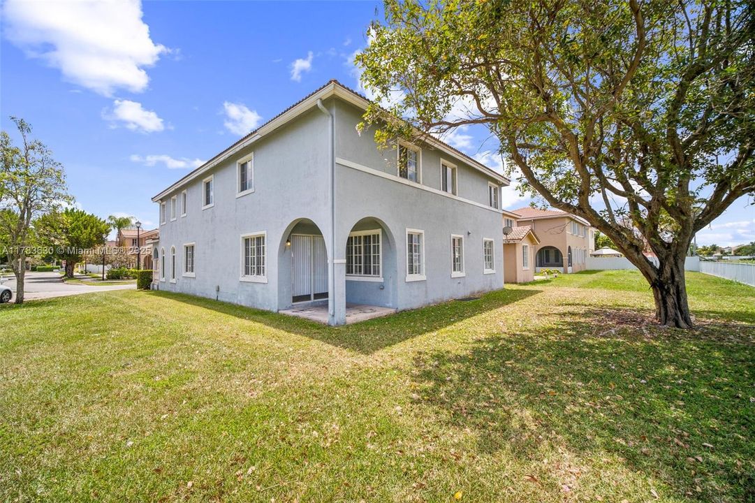 最近售出: $534,000 (5 贝兹, 4 浴室, 3120 平方英尺)