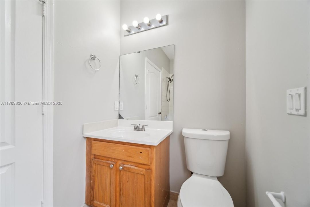 最近售出: $534,000 (5 贝兹, 4 浴室, 3120 平方英尺)