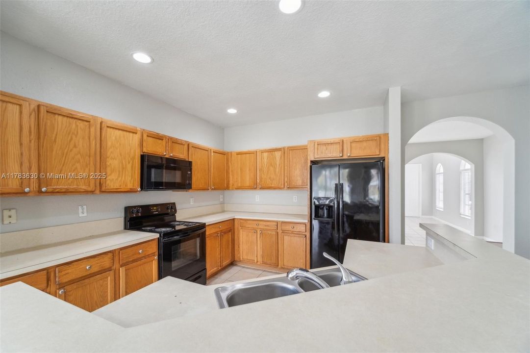 最近售出: $534,000 (5 贝兹, 4 浴室, 3120 平方英尺)