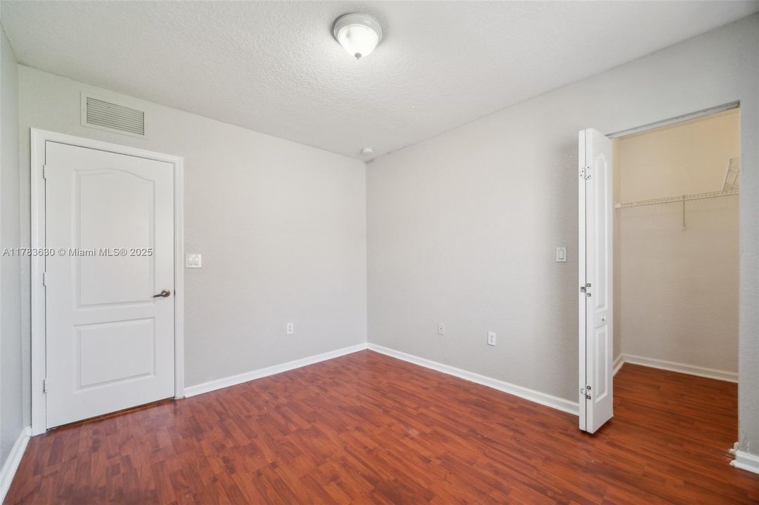 最近售出: $534,000 (5 贝兹, 4 浴室, 3120 平方英尺)