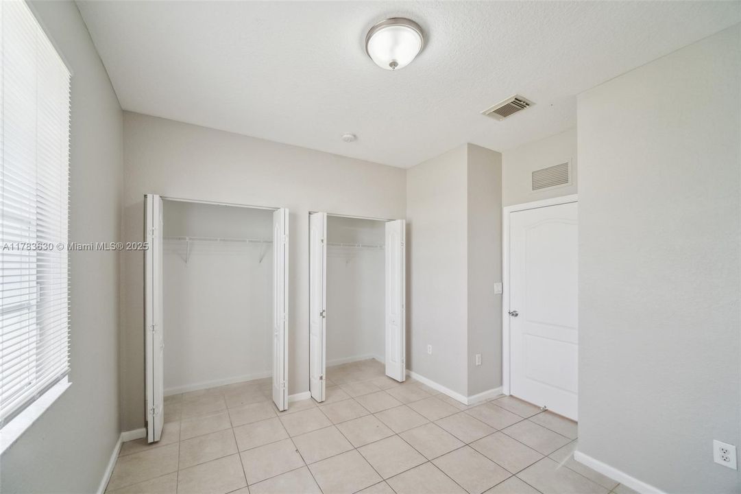 最近售出: $534,000 (5 贝兹, 4 浴室, 3120 平方英尺)