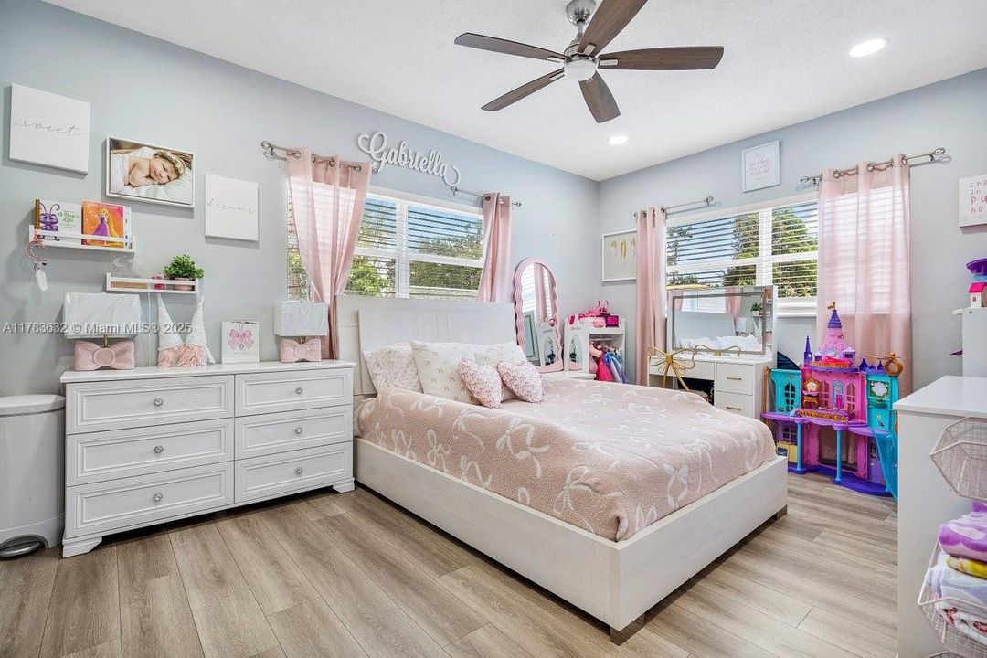 Vendido Recientemente: $565,000 (3 camas, 1 baños, 1446 Pies cuadrados)