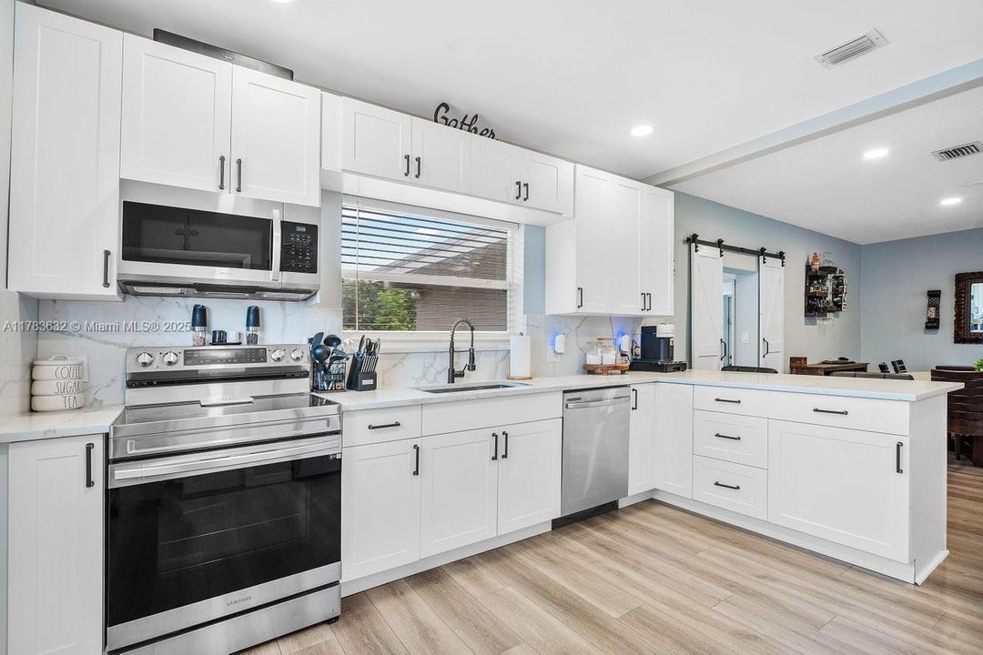 Vendido Recientemente: $565,000 (3 camas, 1 baños, 1446 Pies cuadrados)