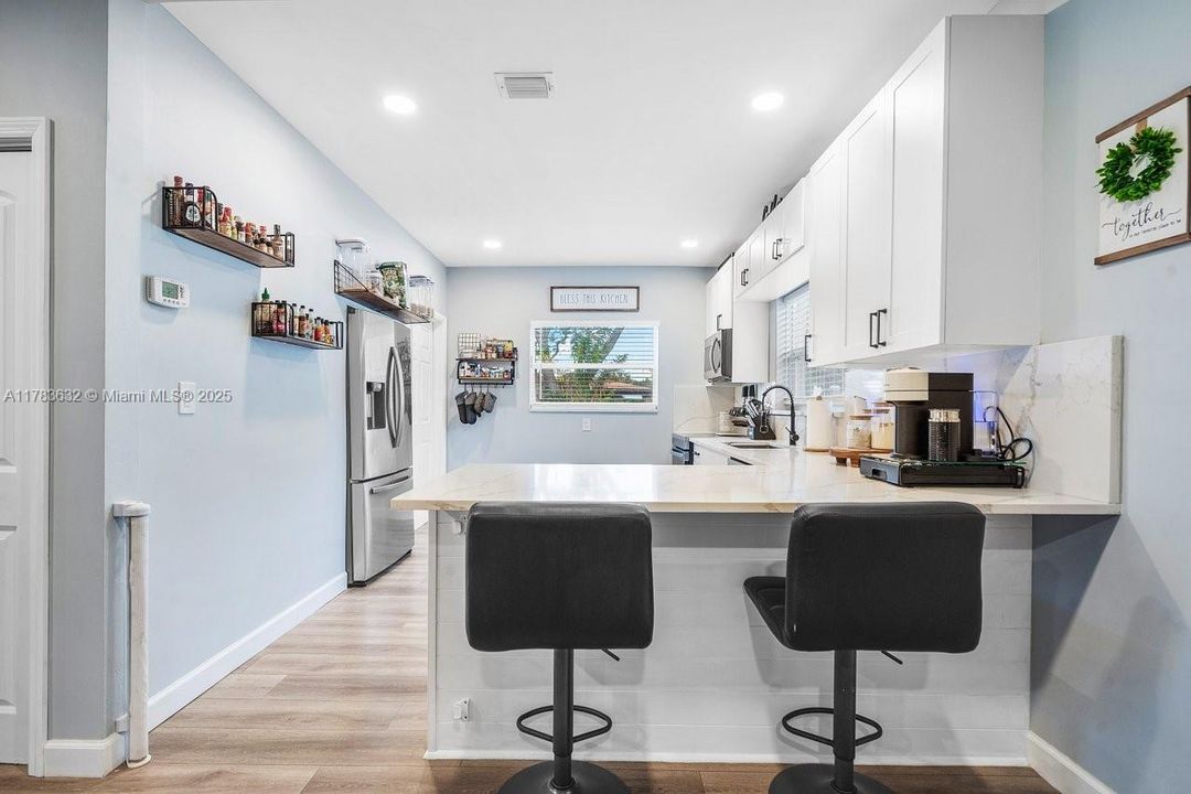 Vendido Recientemente: $565,000 (3 camas, 1 baños, 1446 Pies cuadrados)