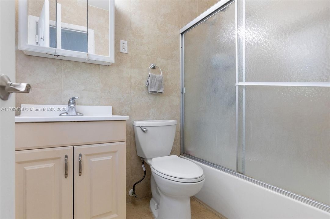 Vendido Recientemente: $415,000 (2 camas, 2 baños, 899 Pies cuadrados)