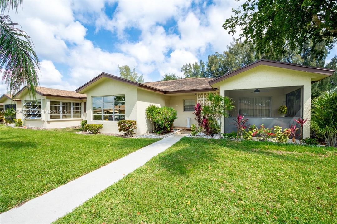 Recently Sold: $149,900 (1 beds, 2 baths, 1092 Square Feet)