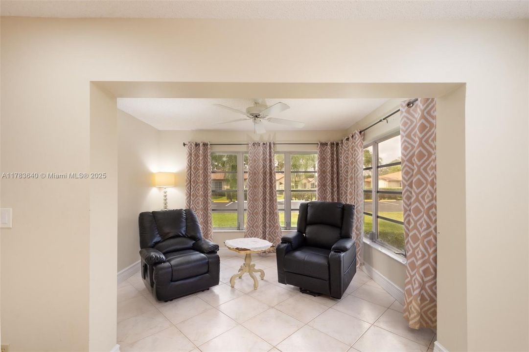 Recently Sold: $149,900 (1 beds, 2 baths, 1092 Square Feet)