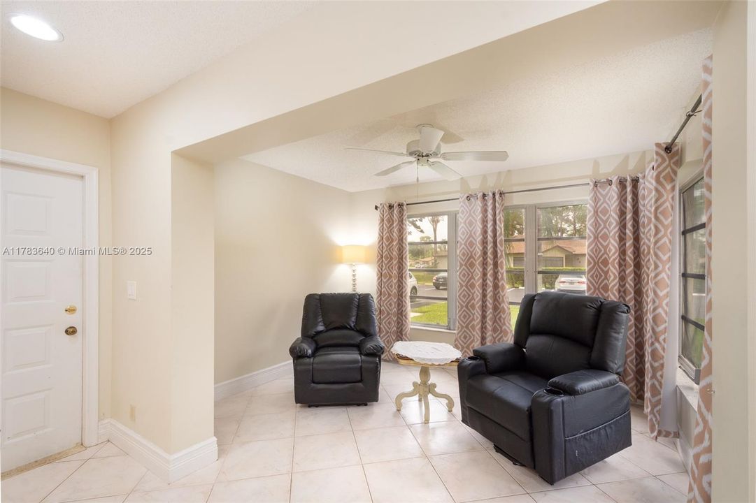 Recently Sold: $149,900 (1 beds, 2 baths, 1092 Square Feet)