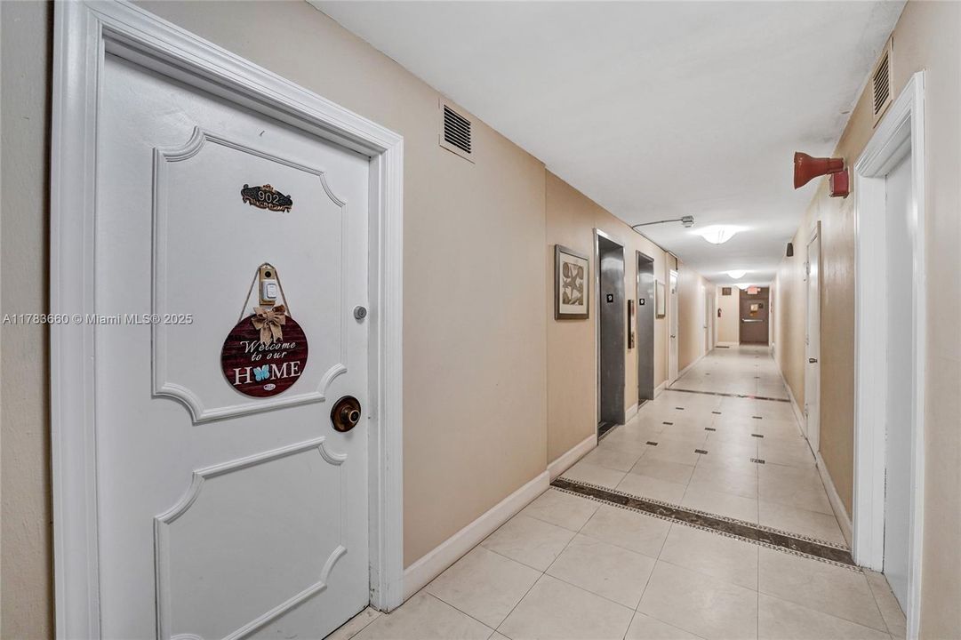 Vendido Recientemente: $345,000 (2 camas, 2 baños, 1242 Pies cuadrados)