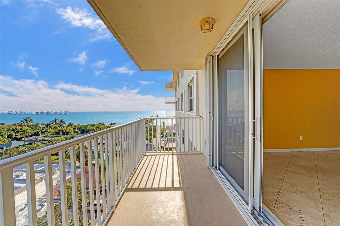 Vendido Recientemente: $345,000 (2 camas, 2 baños, 1242 Pies cuadrados)