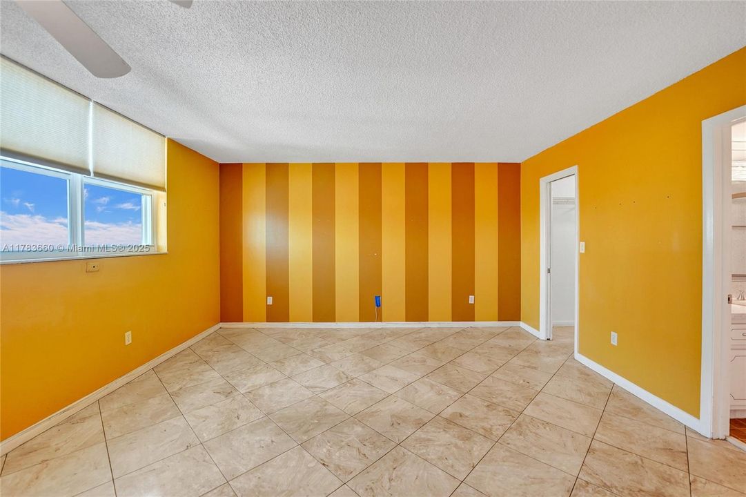 Vendido Recientemente: $345,000 (2 camas, 2 baños, 1242 Pies cuadrados)