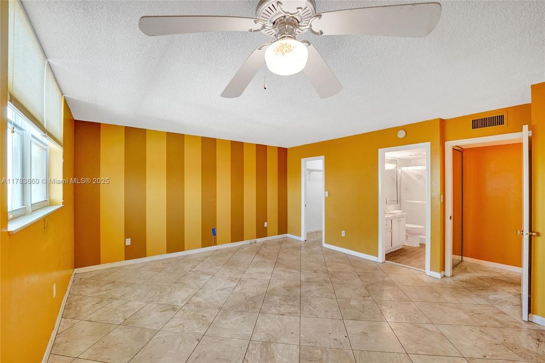 Vendido Recientemente: $345,000 (2 camas, 2 baños, 1242 Pies cuadrados)