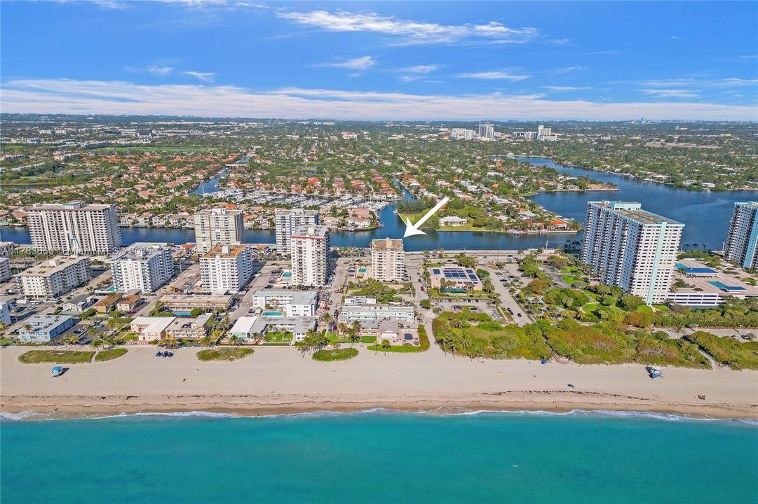 Vendido Recientemente: $345,000 (2 camas, 2 baños, 1242 Pies cuadrados)