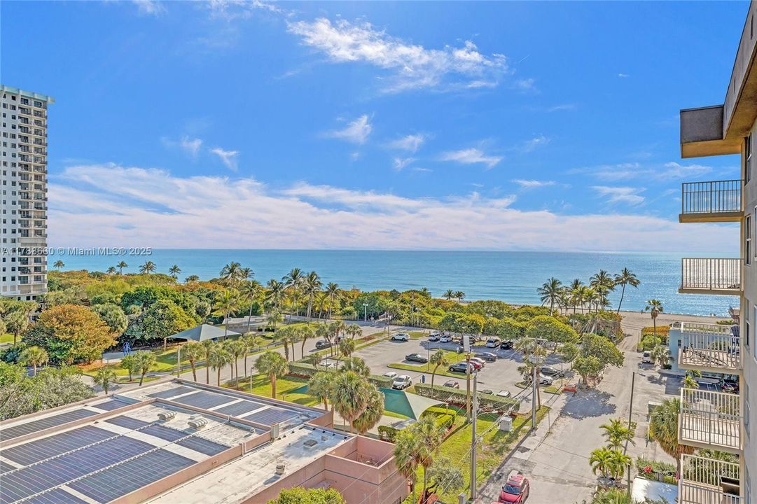 Vendido Recientemente: $345,000 (2 camas, 2 baños, 1242 Pies cuadrados)