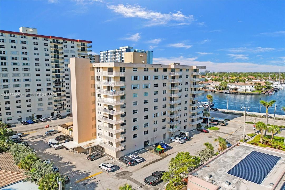 Vendido Recientemente: $345,000 (2 camas, 2 baños, 1242 Pies cuadrados)