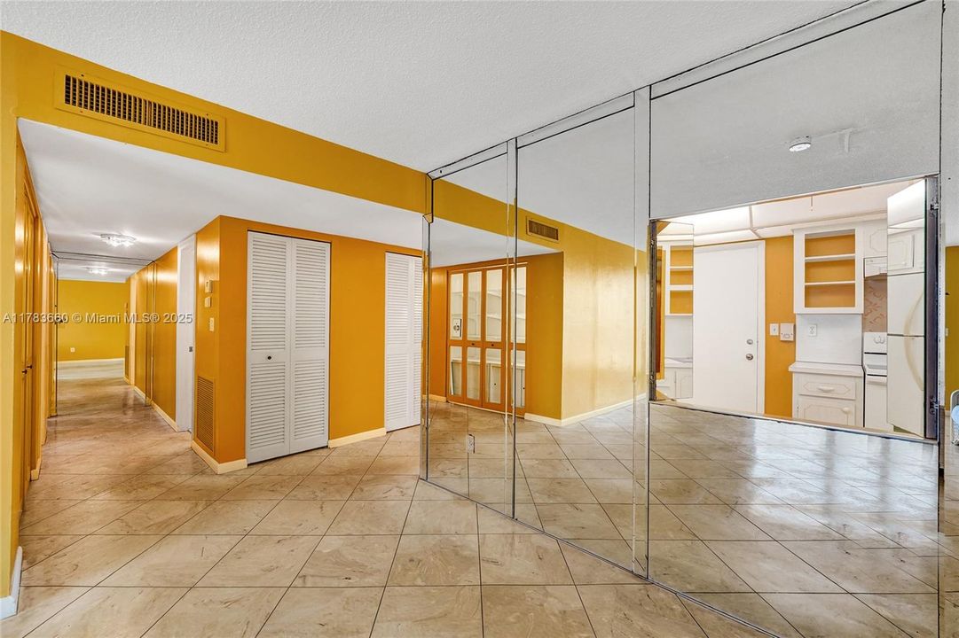 Vendido Recientemente: $345,000 (2 camas, 2 baños, 1242 Pies cuadrados)