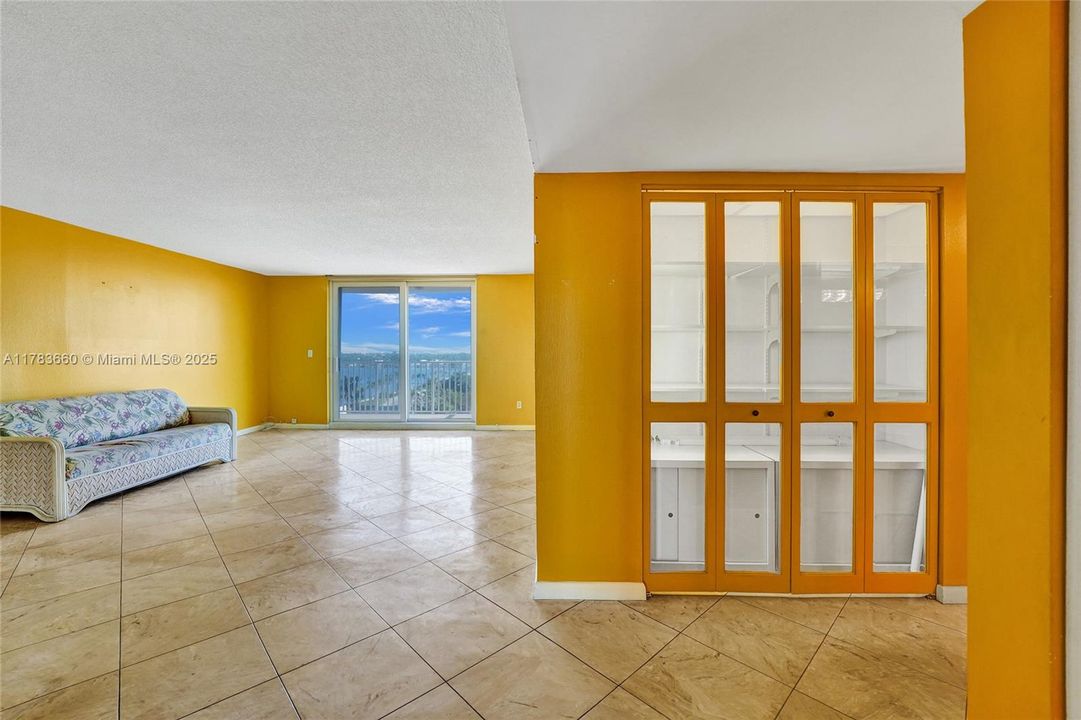 Vendido Recientemente: $345,000 (2 camas, 2 baños, 1242 Pies cuadrados)