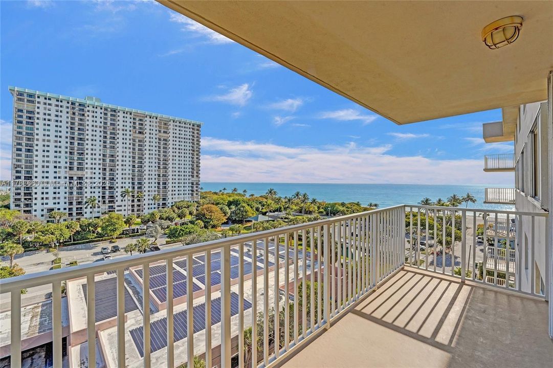 Vendido Recientemente: $345,000 (2 camas, 2 baños, 1242 Pies cuadrados)