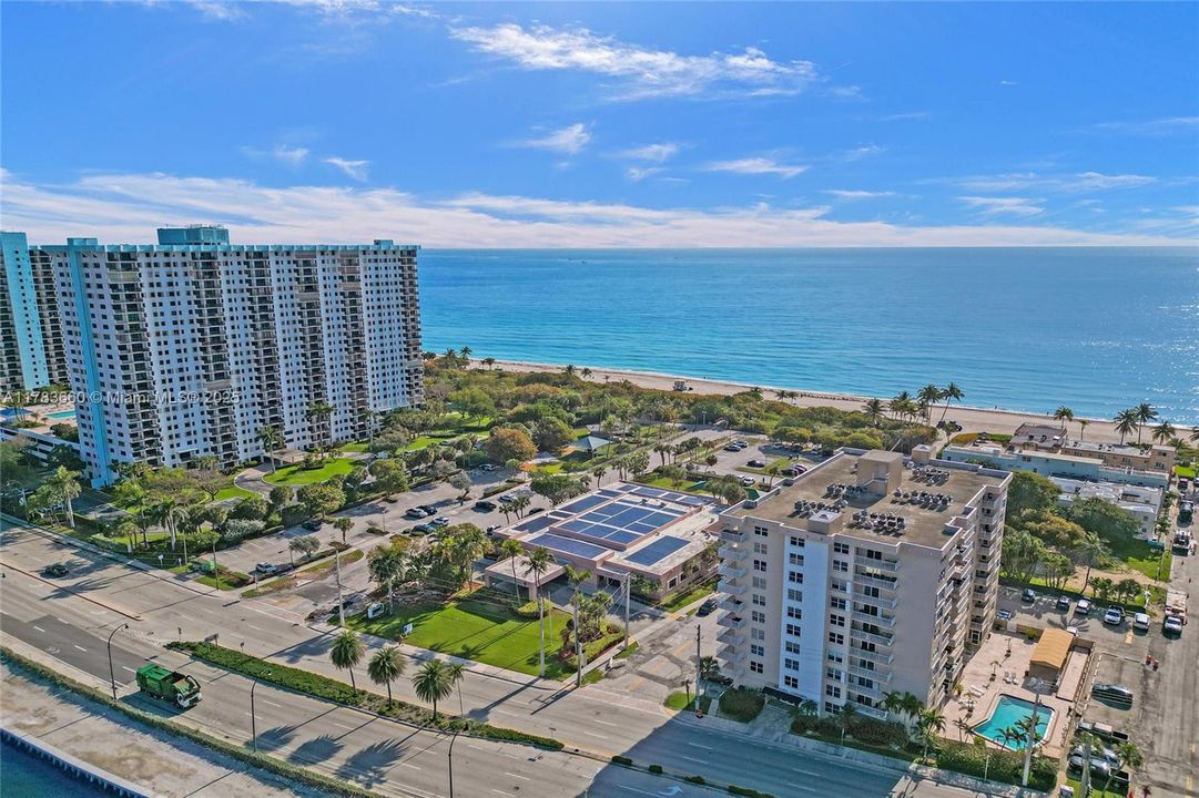 Vendido Recientemente: $345,000 (2 camas, 2 baños, 1242 Pies cuadrados)