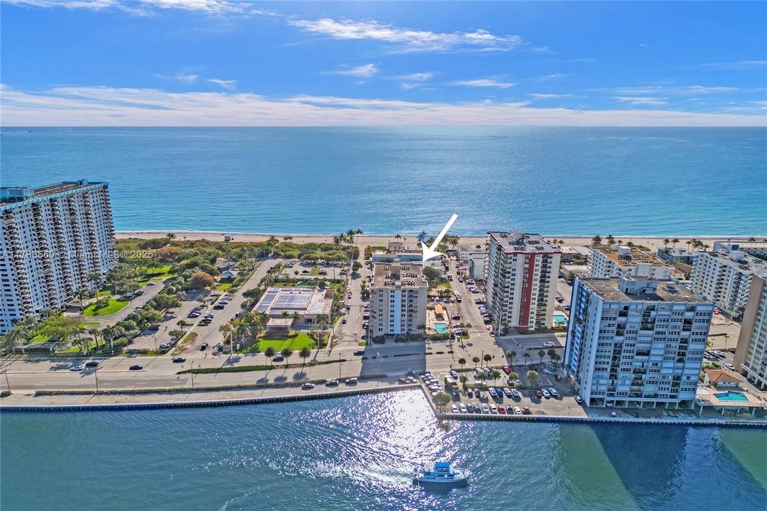 Vendido Recientemente: $345,000 (2 camas, 2 baños, 1242 Pies cuadrados)