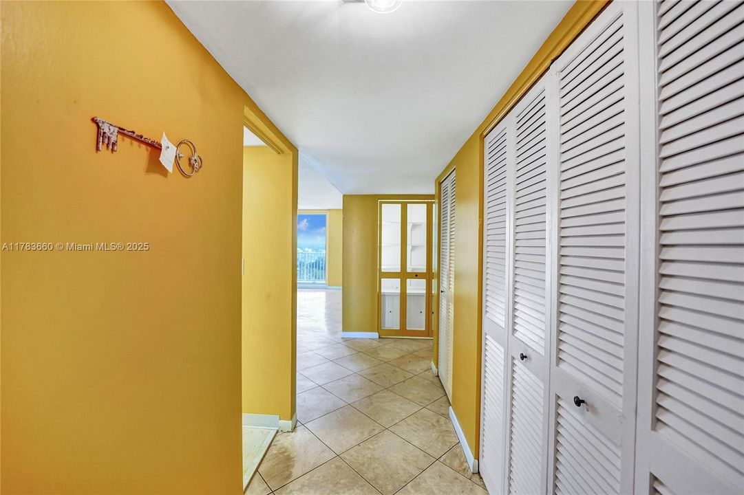 Vendido Recientemente: $345,000 (2 camas, 2 baños, 1242 Pies cuadrados)