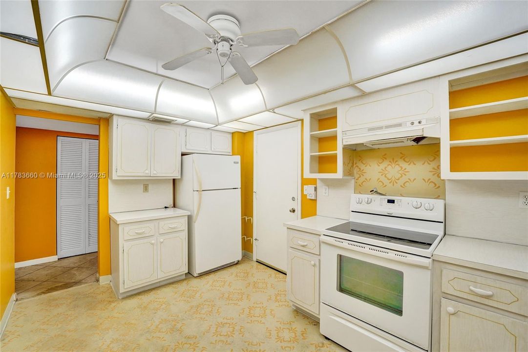 Vendido Recientemente: $345,000 (2 camas, 2 baños, 1242 Pies cuadrados)