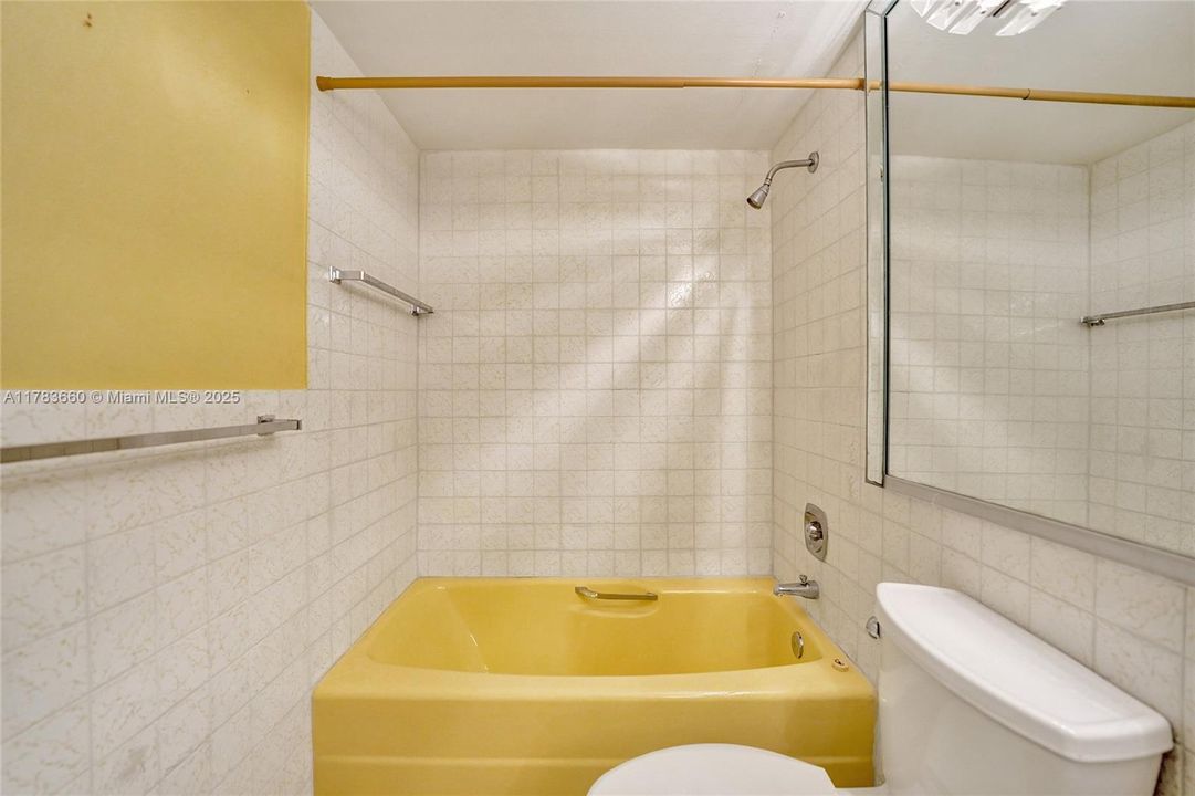 Vendido Recientemente: $345,000 (2 camas, 2 baños, 1242 Pies cuadrados)