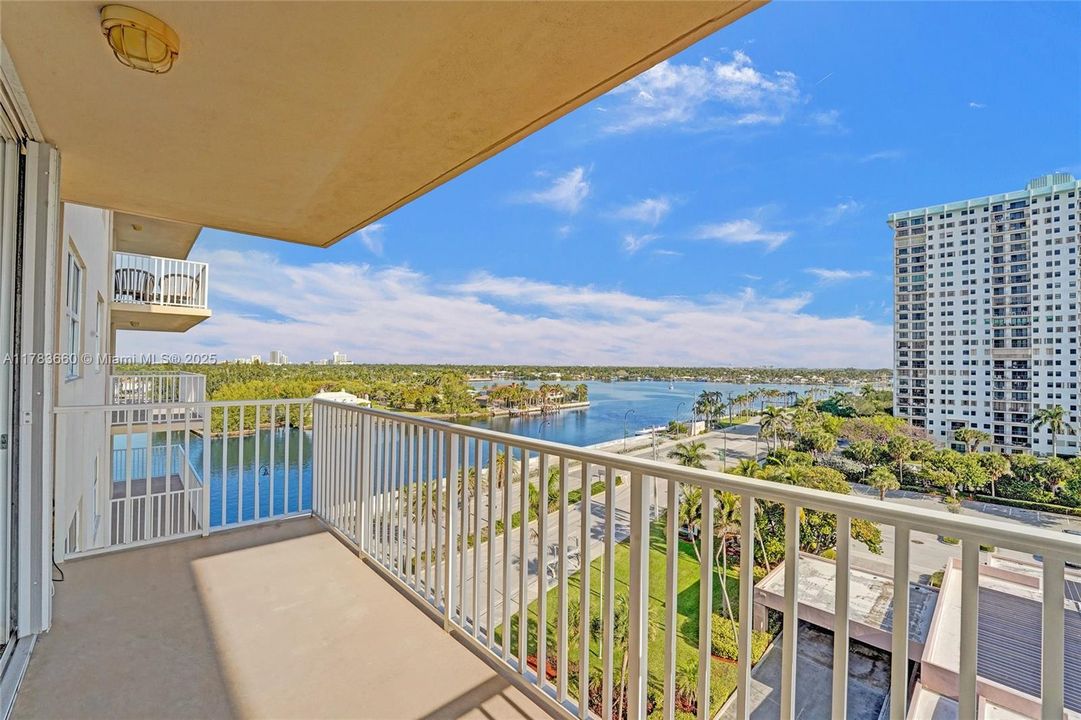 Vendido Recientemente: $345,000 (2 camas, 2 baños, 1242 Pies cuadrados)