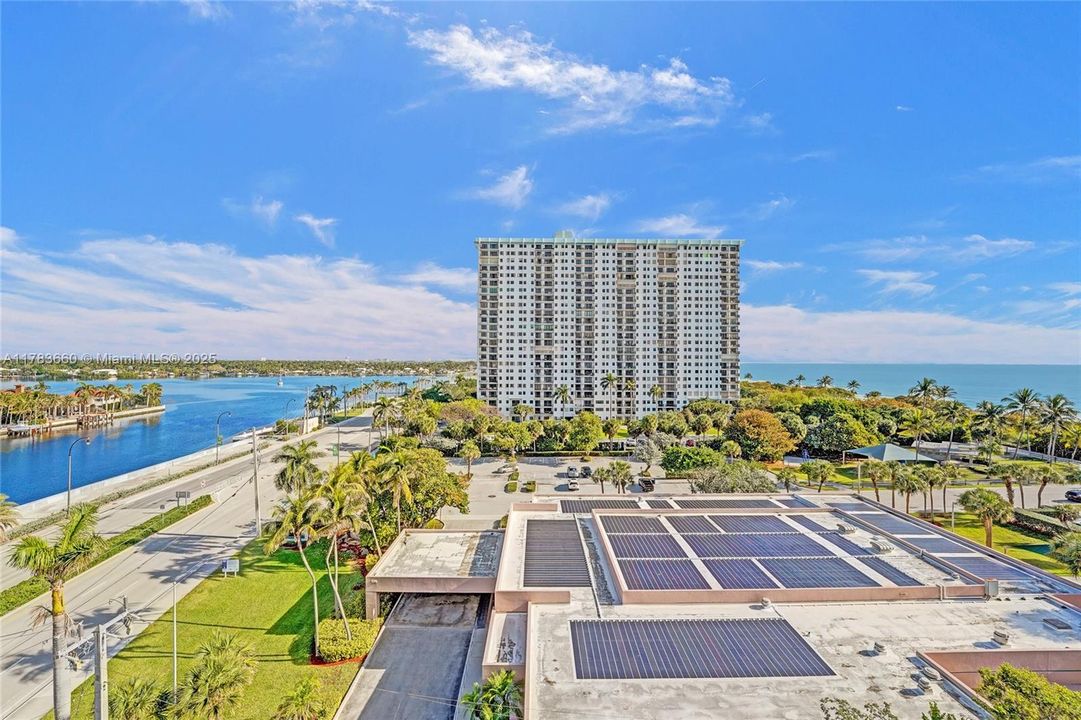 Vendido Recientemente: $345,000 (2 camas, 2 baños, 1242 Pies cuadrados)