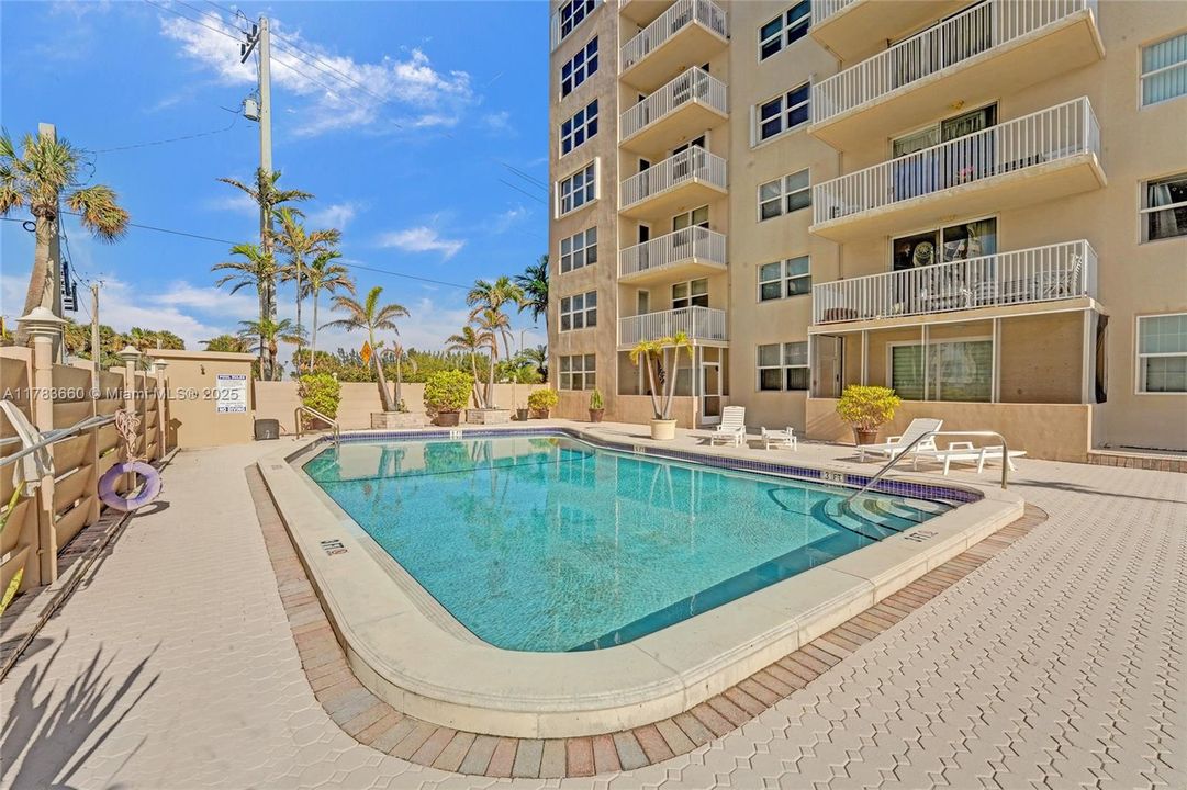 Vendido Recientemente: $345,000 (2 camas, 2 baños, 1242 Pies cuadrados)