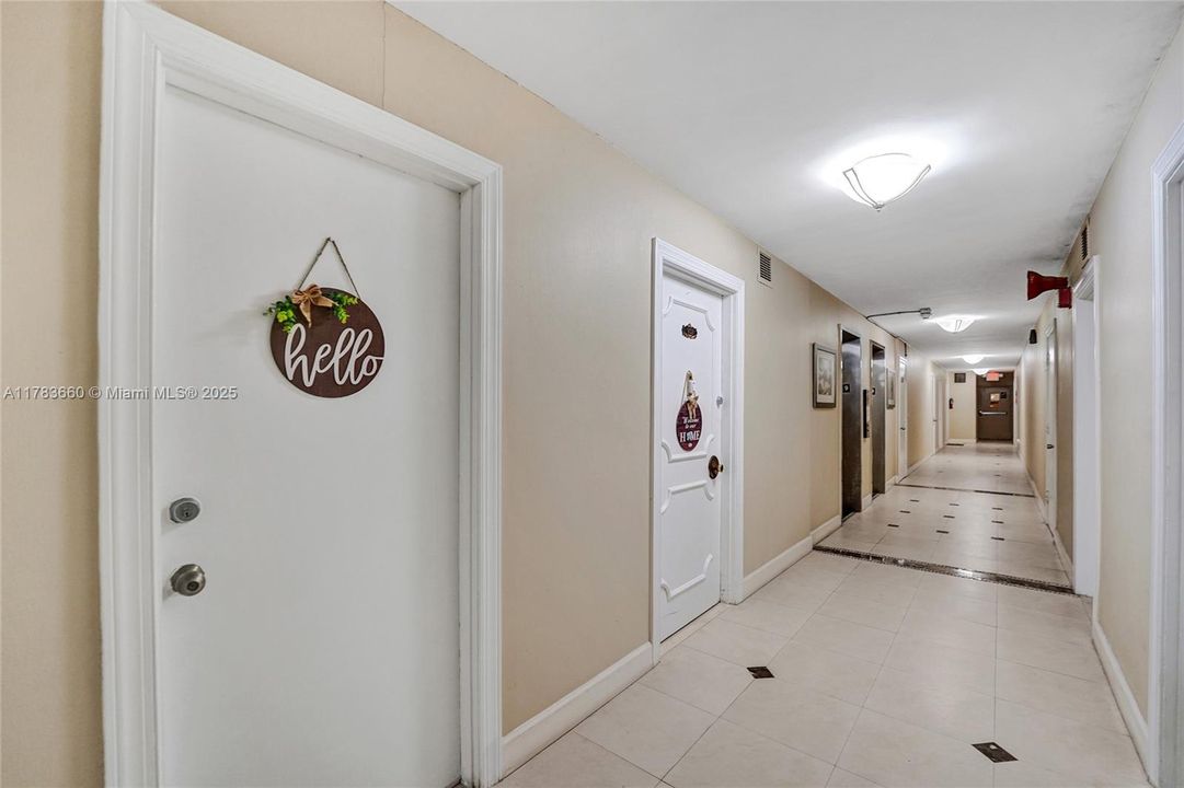 Vendido Recientemente: $345,000 (2 camas, 2 baños, 1242 Pies cuadrados)