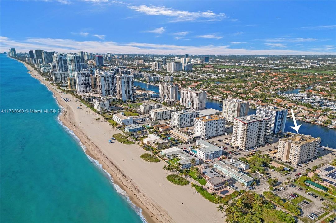 Vendido Recientemente: $345,000 (2 camas, 2 baños, 1242 Pies cuadrados)